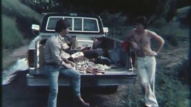 Retro gay porn with hitchhiker