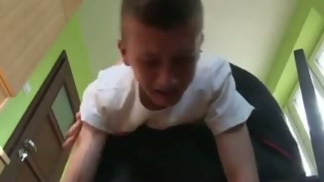 twink hand spanked 001