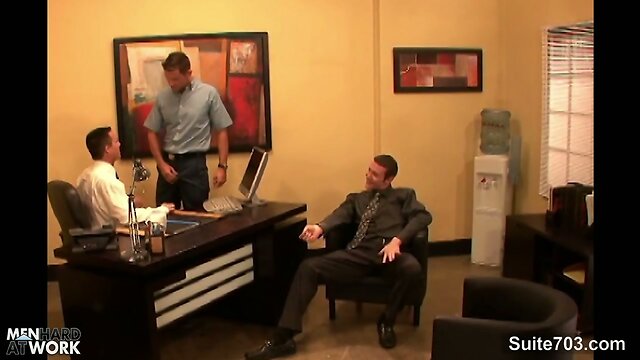 Sexual gays fucking in 3some at work