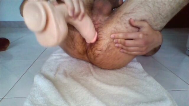 First minutes with Jeff Stryker Dildo