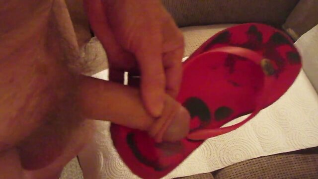 Bulgarian MILF's flip flops fucked and cummed