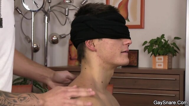 Gay-boy bangs hetero dude from behind