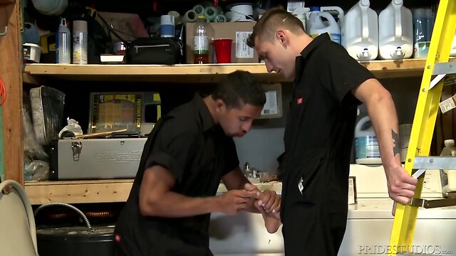 Big Cock Handyman Tops Ebony Colleague