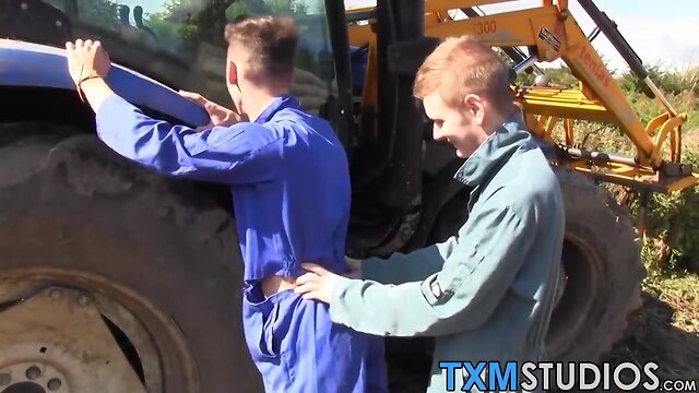 Real amateurish teenagers banging on a countryside