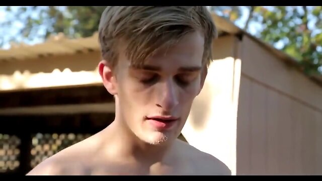 The Voyeur`s Delight: Outdoor Blowjob & Masturbation!
