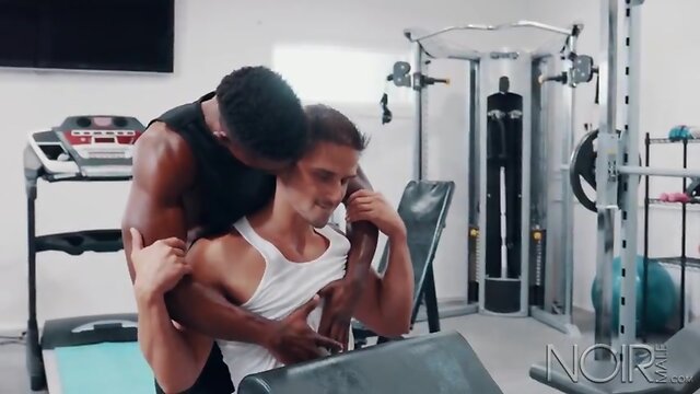 Noir male alone 2gether in gym? eat & fuck that hot