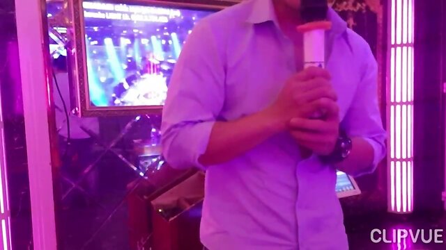 Đi hÁt karaoke Ôm