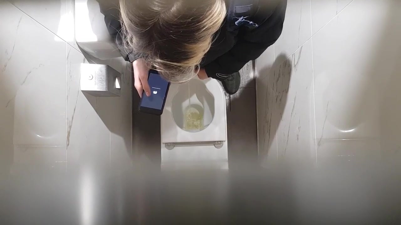 Toilet spy part i british men - manporn.xxx
