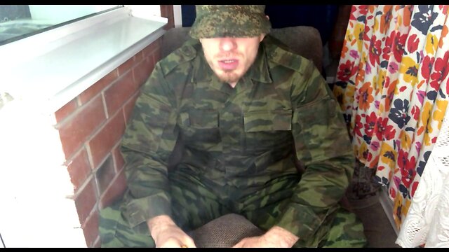 Soldier fucks teenage gay and bursts up on his boots.