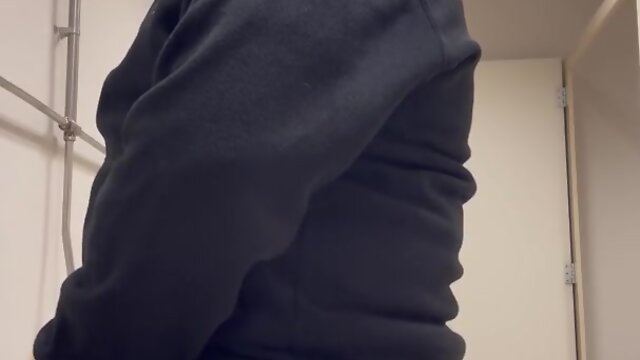 Bull caught on camera in public toilet firing off large