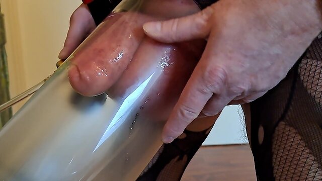 Vacuuming with a pump: a demonstration