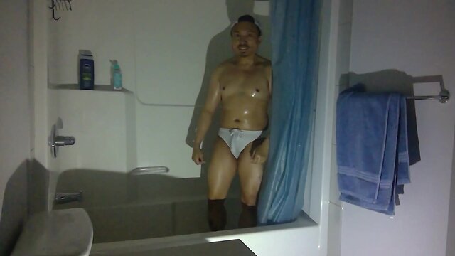 Xian_quatro: muscle solo flexing in the shower! muscle