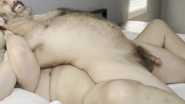 Amateur chub & chaser couple breeding hungry hairy