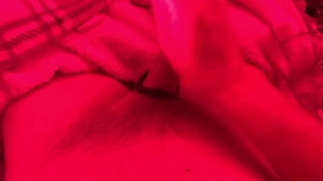 Brandon anderson: seeking cuddles on bed - amateur