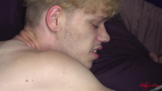 Muscular twink takes a pounding in his tight anal and