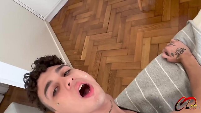 Latin twink gets fucked in the elevator and finishes